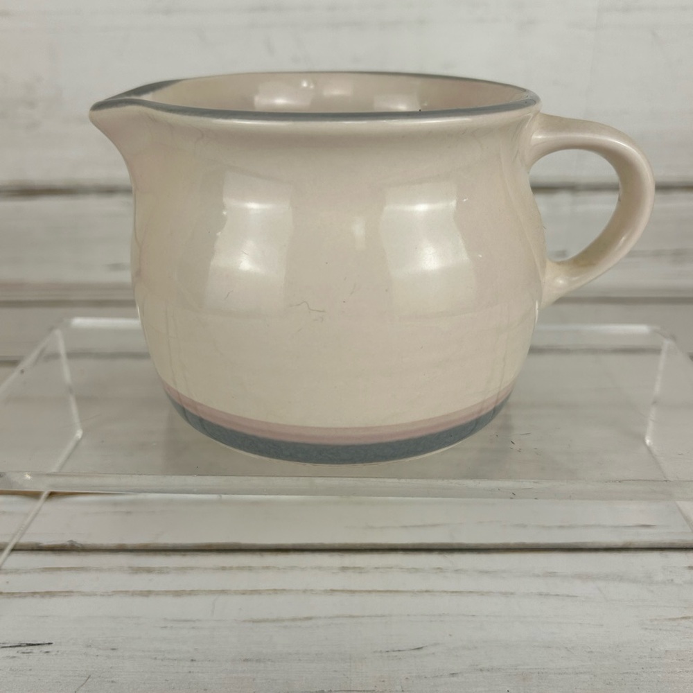 Pfaltzgraff "Aura Pink" gravy boat